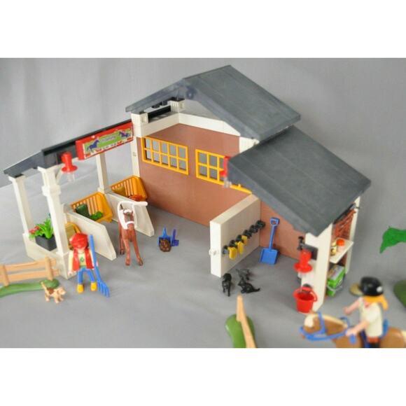 2009 Playmobil 5877 Horse Farm Super Set Equestrian Stable Barn - Incomplete - Picture 4 of 8